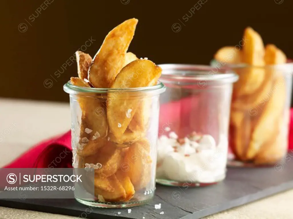 Potato wedges with a peppery dip