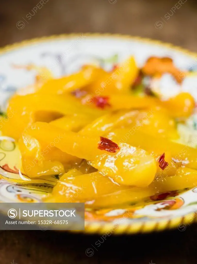 Marinated yellow peppers with chilli