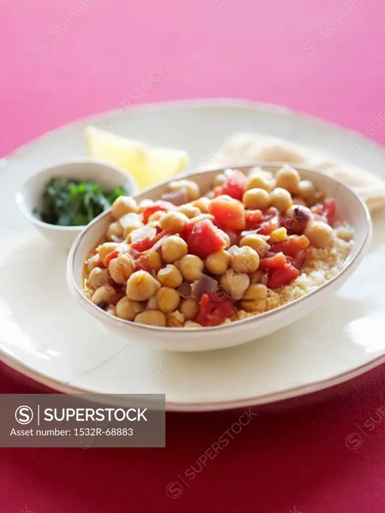 Couscous with chick-peas and tomatoes