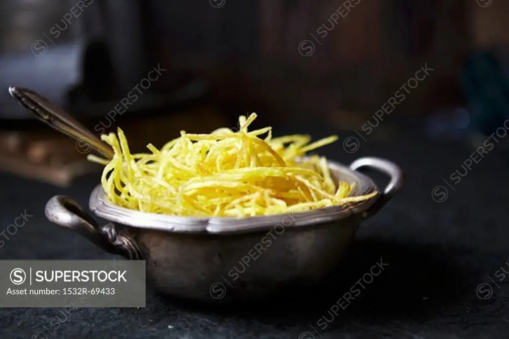Deep-fried straw potatoes