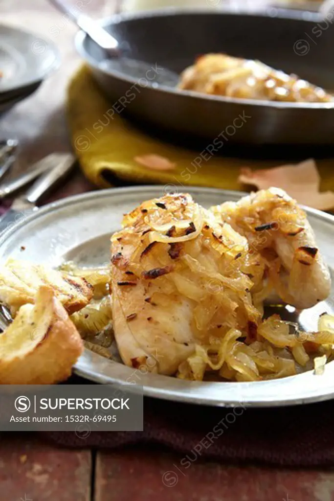 Garlic chicken with caramelised onions