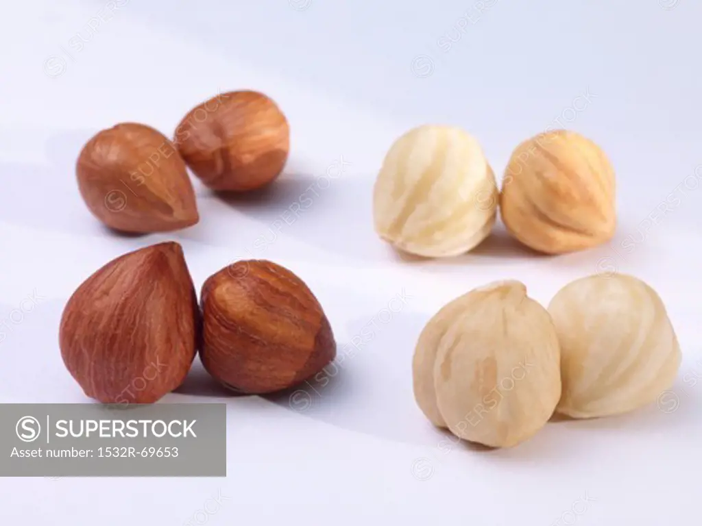 Hazelnuts with and without skin