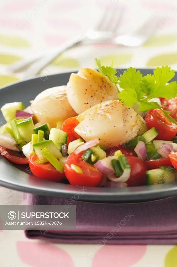 Colourful salad with scallops