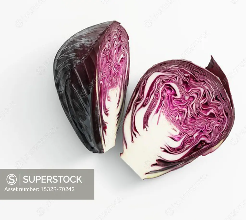 A head of red cabbage, cut in half