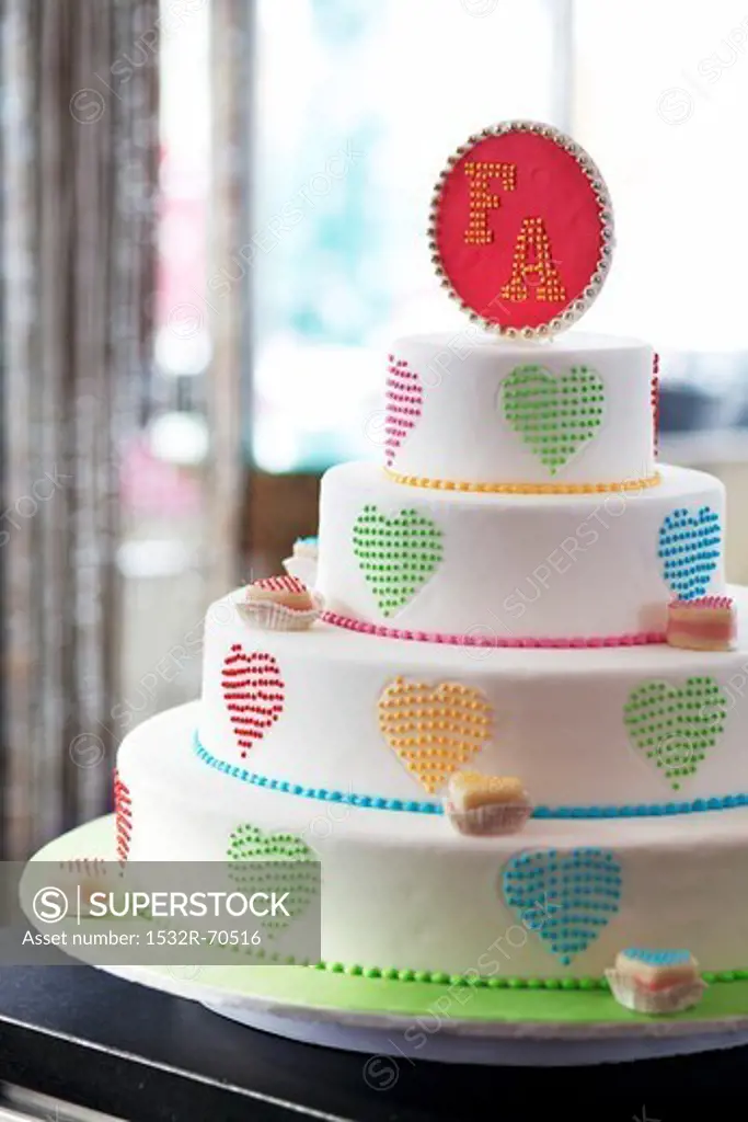 A bright and cheery wedding cake