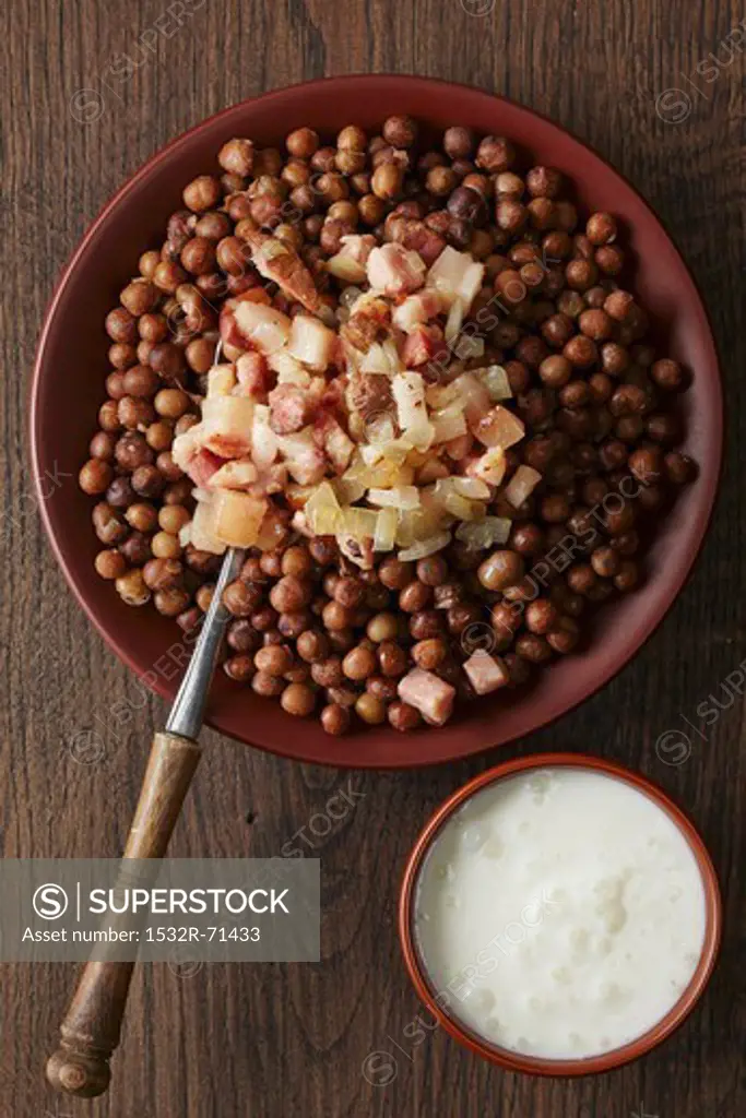 Grey peas with bacon and onions, Latvia's national dish