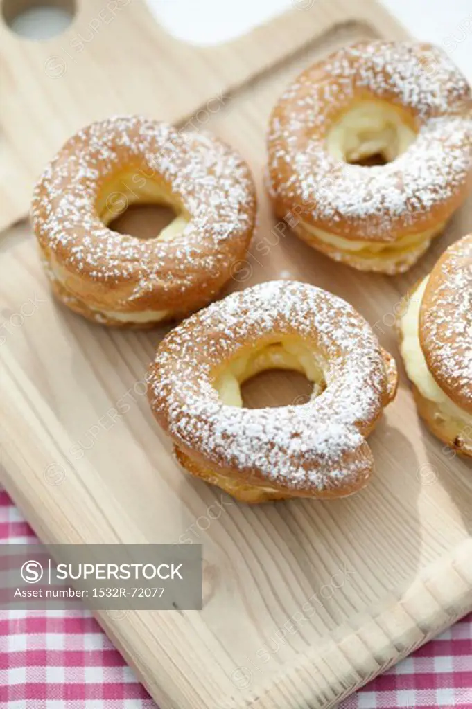 Choux pastry rings with cream filling
