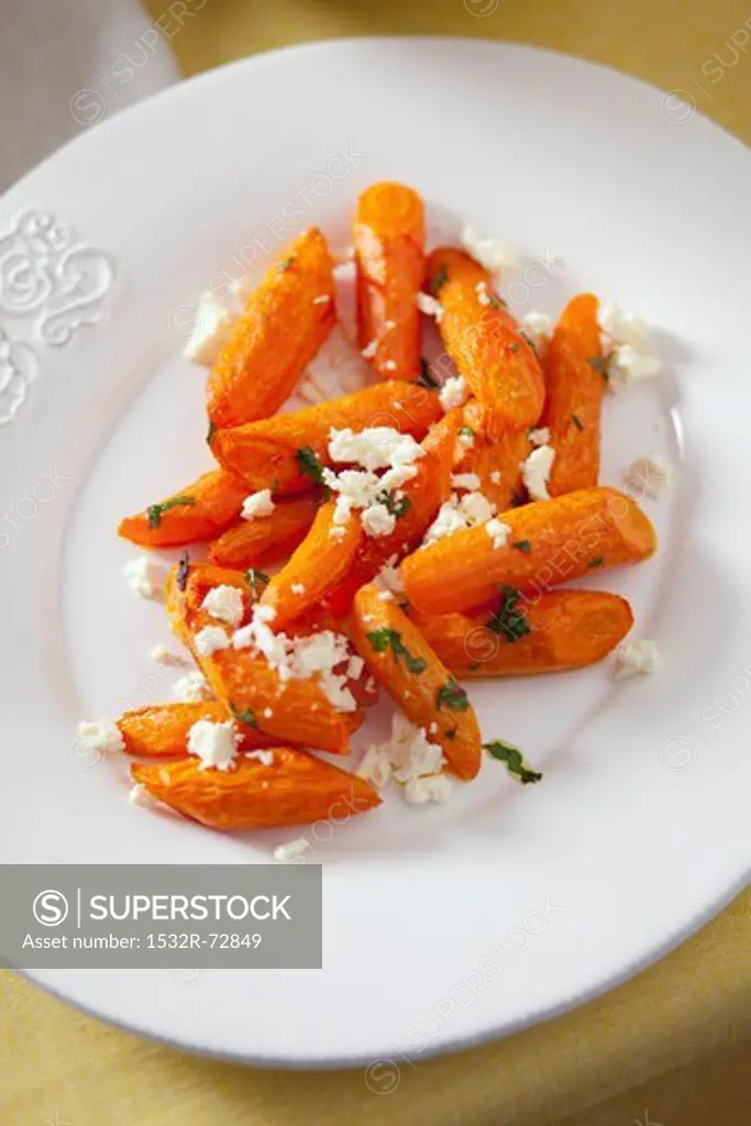 Roasted carrots with feta and parsley