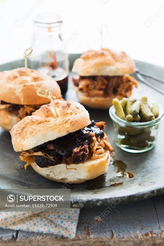 Rolls filled with pulled pork (USA)