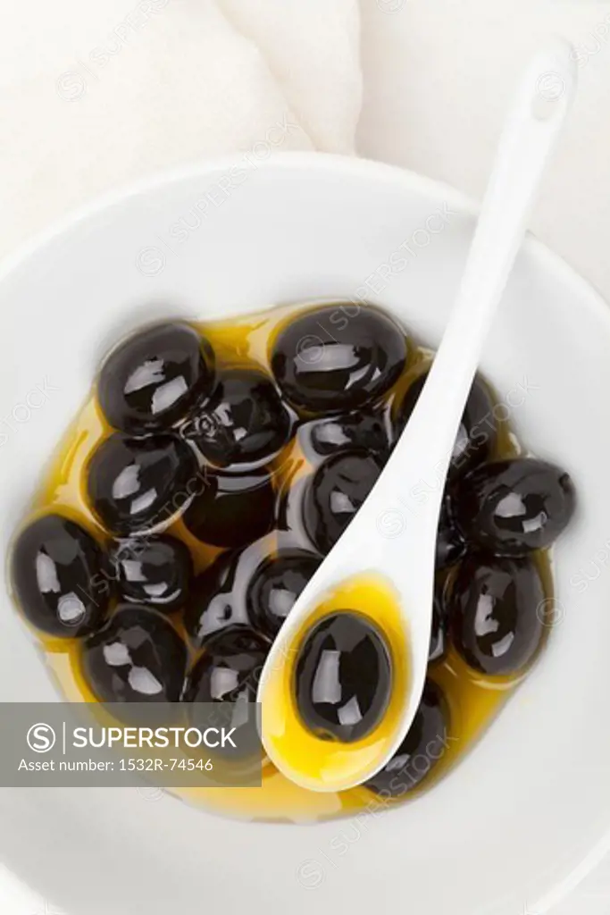 Black olives in olive oil, 9/10/2013