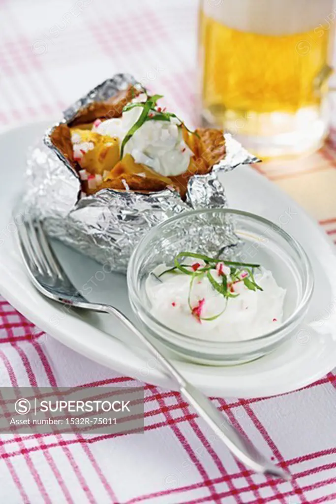 Potatoes baked in foil, with radish quark, 10/14/2013