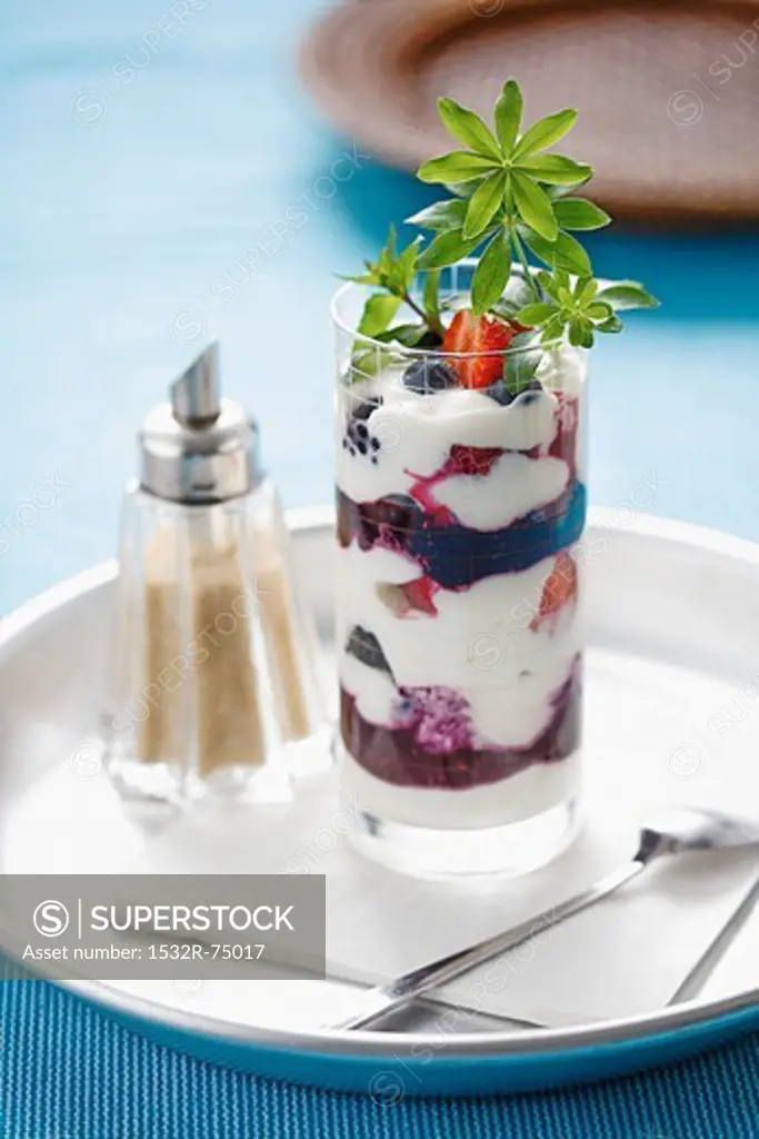 Quark and yoghurt dessert with berries and woodruff, 10/14/2013