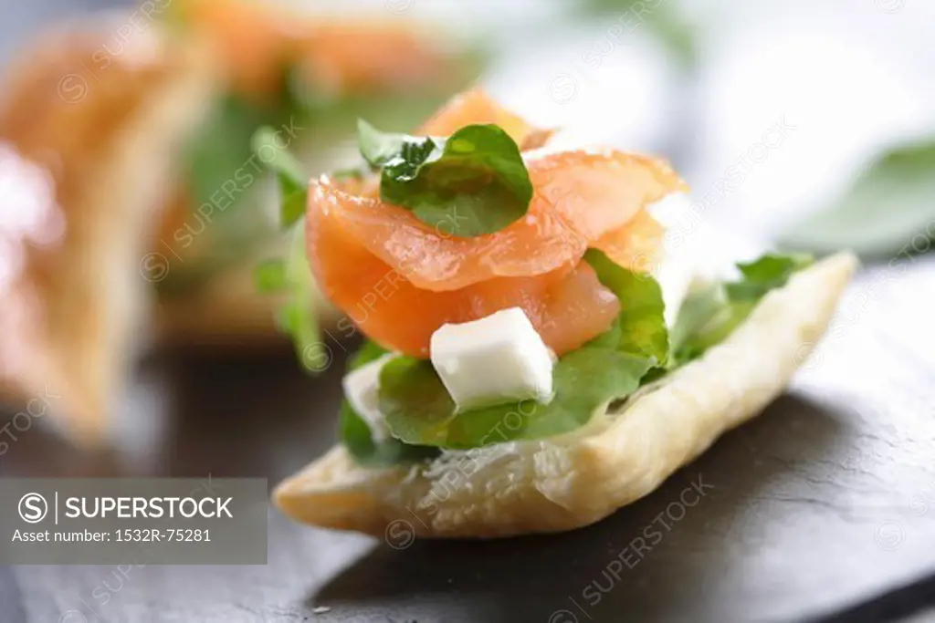 Small puff pastry with salmon, 10/3/2013