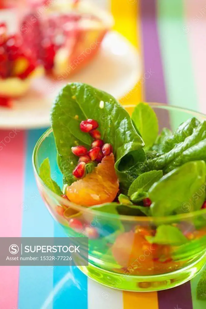 Spinach salad with grapefruit and pomegranate seeds, 12/9/2013