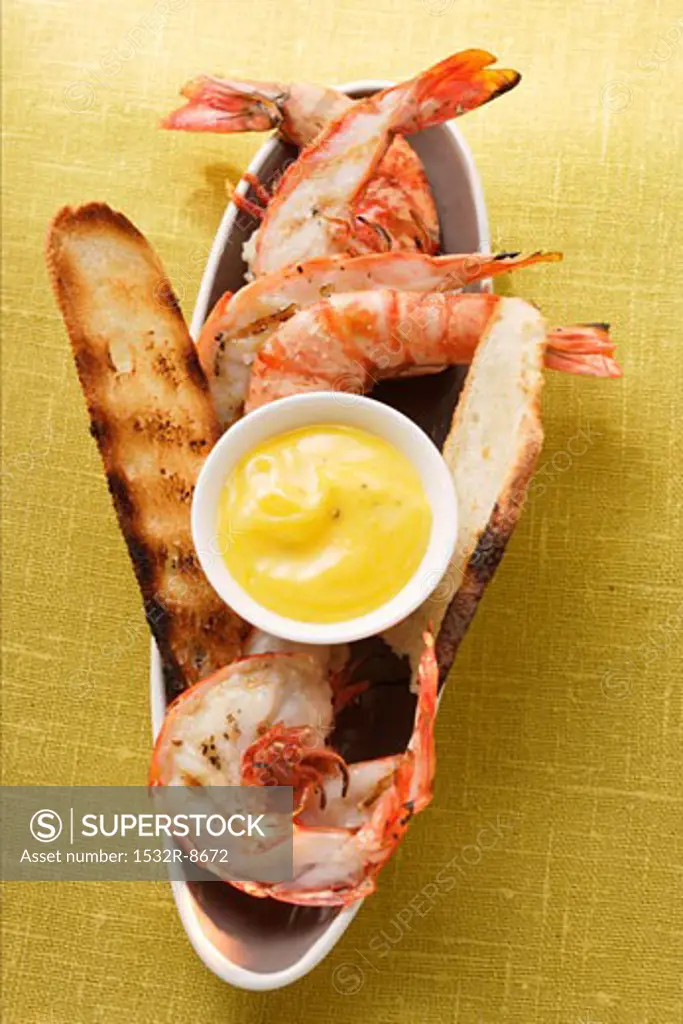 Barbecued shrimps with aioli