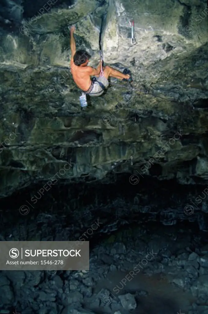 Skeleton Cave Oregon USA