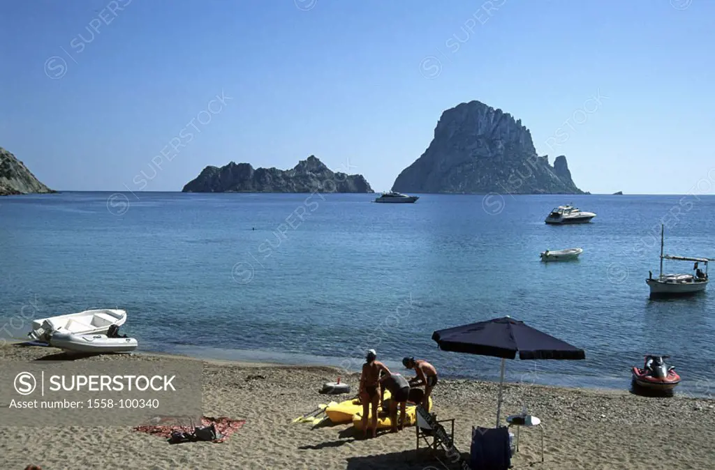 Spain, , island, Ibiza, Cala  d´Hort, sea, beach, tourists, boats,  Gaze, islands, Isla Vendranell, Isla It Vedra, Mediterranean, Pityusen, Mediterran...
