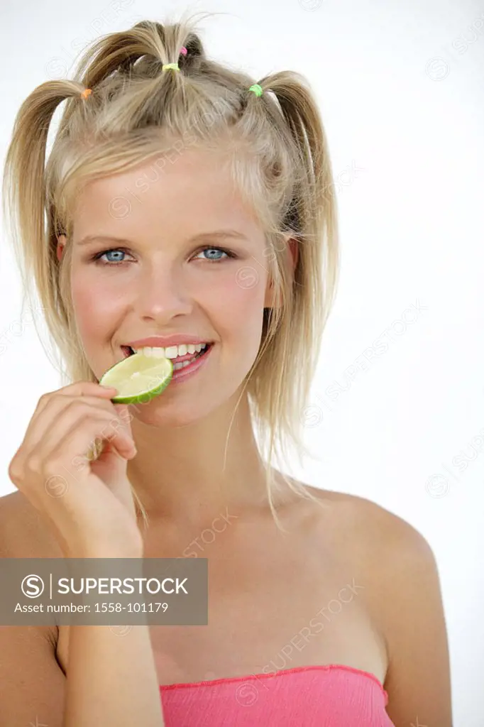 Woman, young, limette, smiling eat,  Portrait,   Series, women portrait, teenagers, youth, 19 years, blond, hairdo, long-haired, beauty, nicely, gaze ...