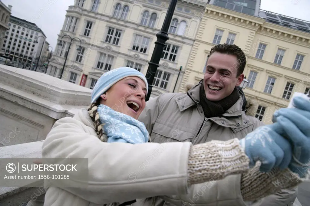 Austria, Vienna, couple, city strolls, Camera, photographs, happy,  Detail, winters,  Capital, state opera, Albertina, tourist couple, 20-30 years, wi...