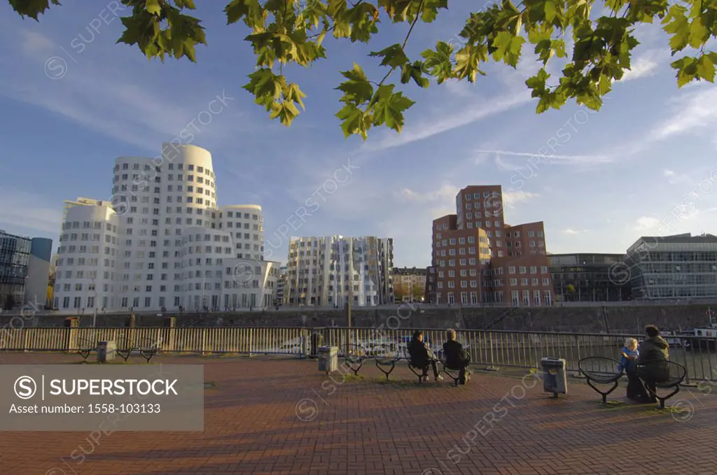 Germany, North Rhine-Westphalia,  Düsseldorf, media harbor, newcomer Customs yard, Gehry-Bauten,  River Rhine, rheic shores, benches, seat, people, vi...