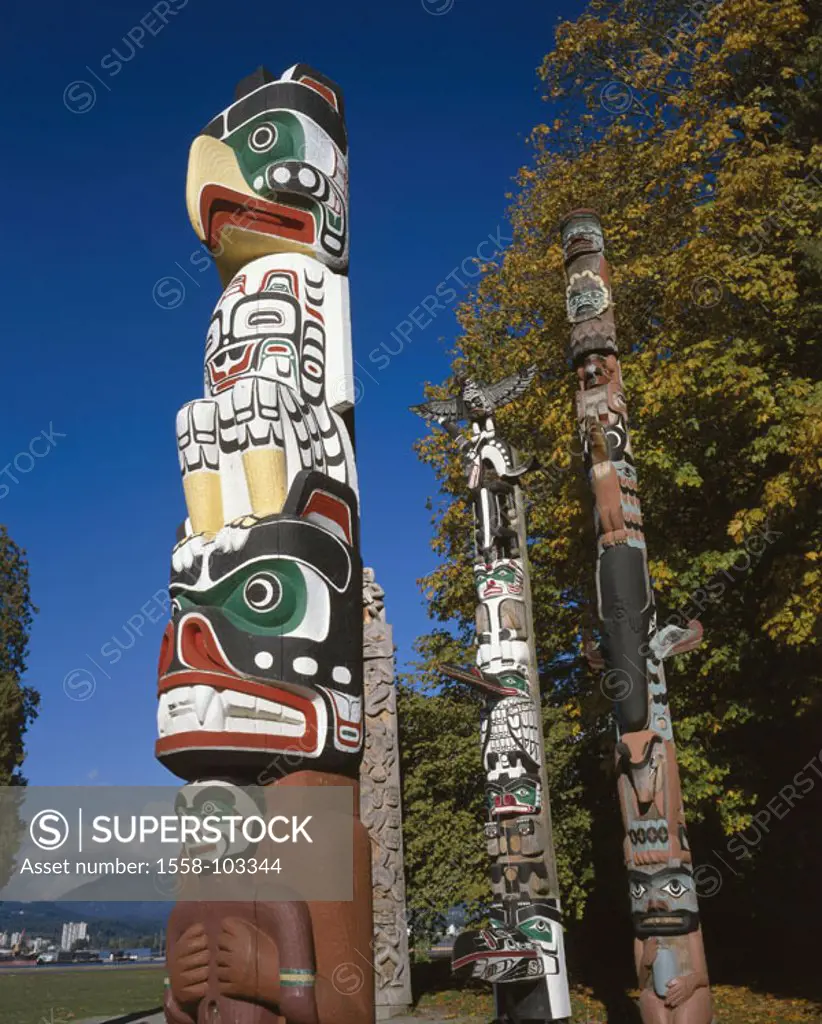 Canada, British Columbia, Vancouver,  Stanley Park, totem, detail  North America, West coast, city park, totem posts, coat of arms post, totem of pole...