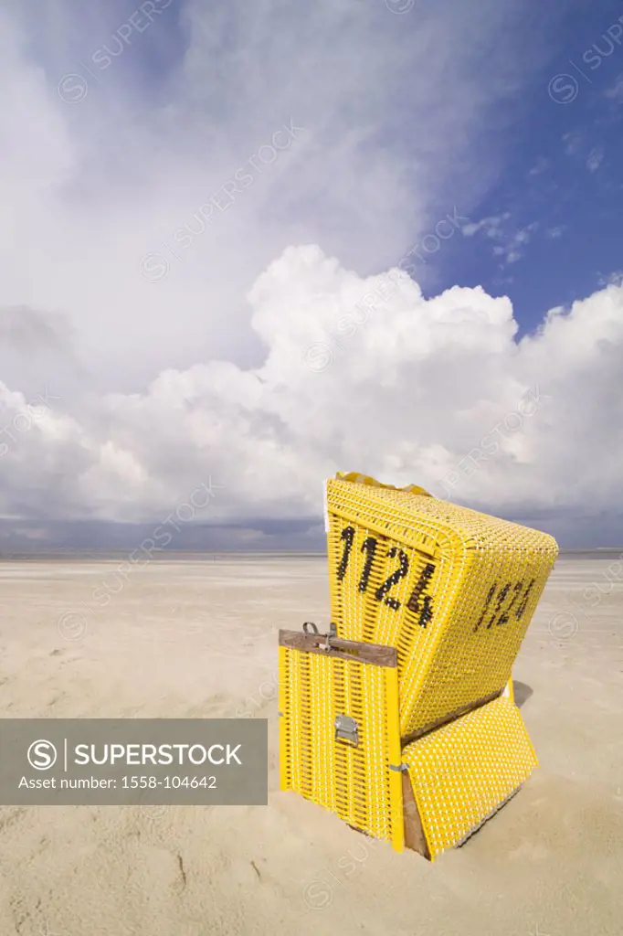 Wicker beach chair, sandy beach, sea,    Series, vacation, beach vacation, bath vacation, leisure time, recuperation, relaxation, relaxen, seat possib...