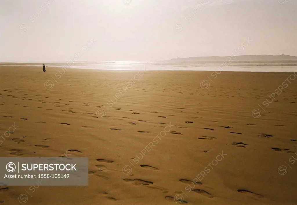 Morocco, Essaouira, sandy beach,  Footprints, back light,   Africa, northwest Africa, As-Suweira, sea, Atlantic, beach, sand, tracks, person, Bedouin,...
