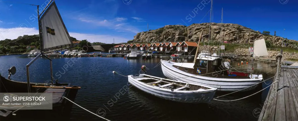 Sweden, Bohuslän, Hovenäset,  skyline, harbor,   Scandinavia, coast, boathouses, framehouses, docks, jetty, boats, fisher boats, Ortsbild, idylls, des...