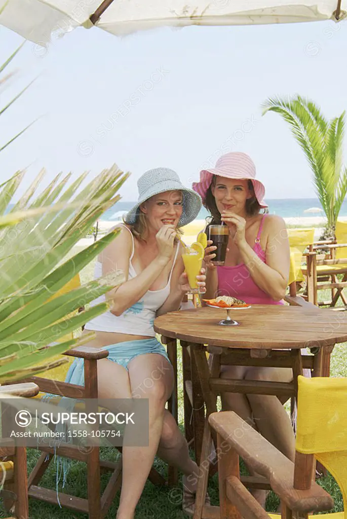 Women, young, smile, sunhats, cocktail, beach-bar, drink series, people two friends sisters 20-30 years, cheerfully, happy, summery, headgear, hats, o...