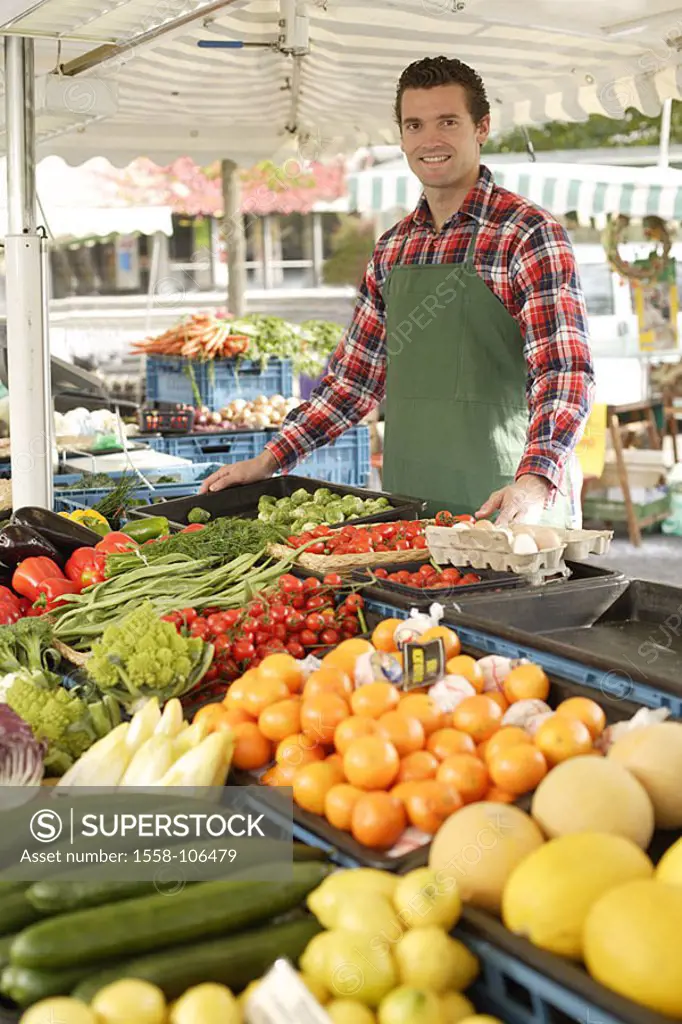 Week-market, greengrocers, smiles, semi-portrait, series, man 20-30 years young, salespersons, dealers, occupation, apron, sale, ware, vegetables, fru...