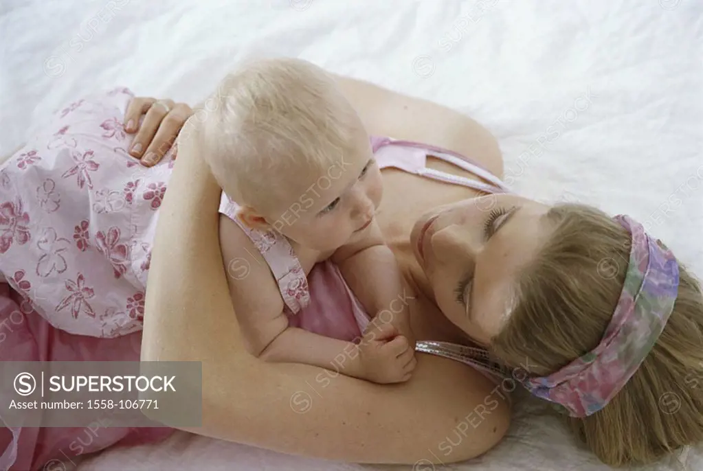 Mother, baby, bed, cuddles lies, people, woman, young, 20-30 years, parent, motherhood, child, toddler, infant, 1-2 years, blond, affection, tendernes...