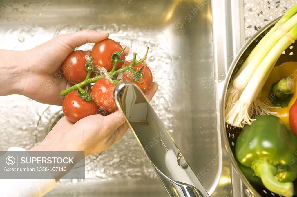 Sinks, woman, detail, hands, tomatoes, washes off, series, kitchen, kitchen-work, women-hands, housewife, cook, hobby-cook, vegetables, shrub-tomatoes...