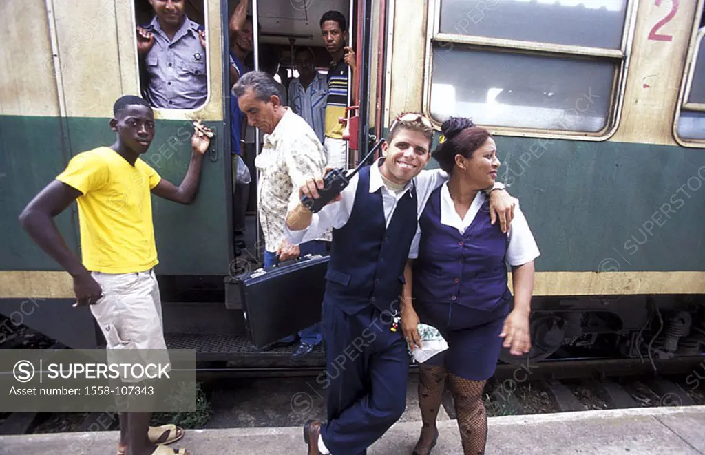 Cuba, Matanzas, railway station, train, passengers, gets out, Schafner, conductor, smile, no models platform, person-train, people, personnel, release...