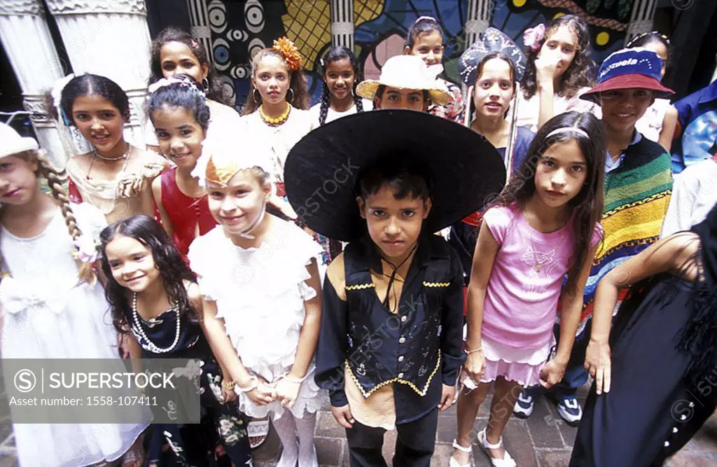 Cuba, Holguin, Casa de la Cultura, culture-festival, children, group-picture, no models festival, culture, boys, girls, release, Central America, disg...