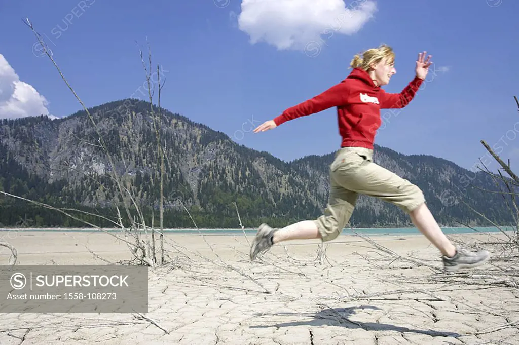 Woman, young, runs, at the side, shores branches series, people, quite-bodies, 20-30 years, blond, runs athletically, movement, activity, sport, fun, ...