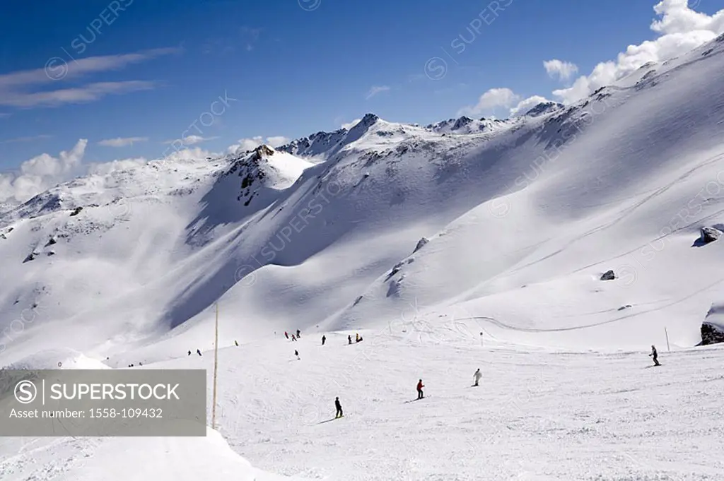 Austria, Tyrol, Zillertal, Hochfügen, track, skiers, series, Europe, ski-area, winter-sport-area, season, winters, snow, ski-business, ski-track, ski-...