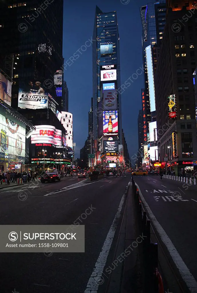 USA, New York city Manhattan Times Square buildings neon-advertisement, street-scene, evening, North America, America, city, city, district, neon sign...
