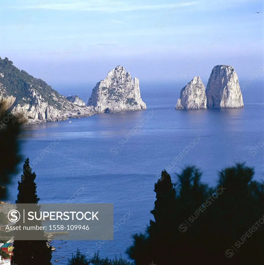 Italy, island Capri, coast, Faraglioni-Felsen, sea, Europe, golf of Naples, steep-coast, rock-coast, cliffs, rocks, ´Faraglioni´, sight,