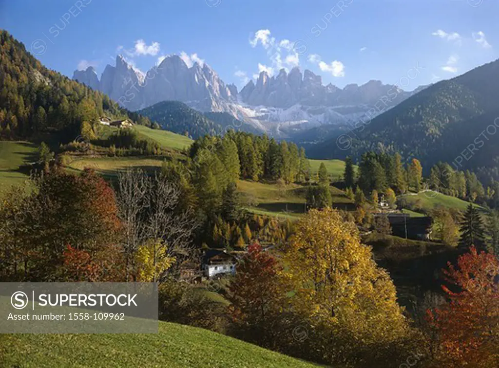 Italy, South-Tyrol, Dolomites, Villnößtal, village St  Magda-Lena, mountain-panorama, Geislerspitzen, Fermedatürme, autumn, Europe, Alps, southern lim...