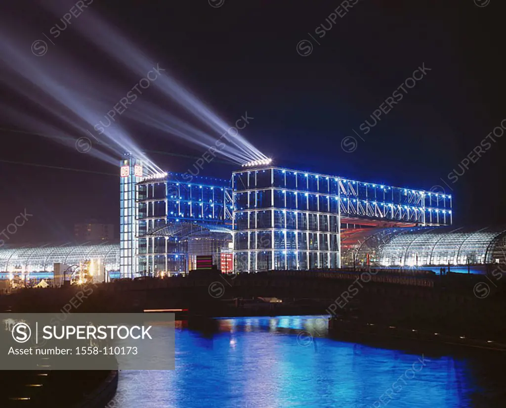 Germany, Berlin-middle, Berlin main train station, opening, Lightshow, Spree, night, Berlin, district, capital, city, city center, river, buildings, r...