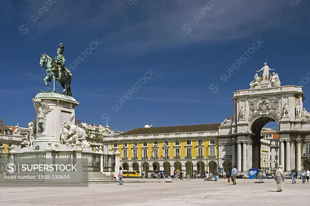 Portugal, Lisbon, place Praca de Comércio, triumph-bow, streetcar, pedestrians, Europe, Western Europe, Iberian peninsula, city, capital, city, sight,...