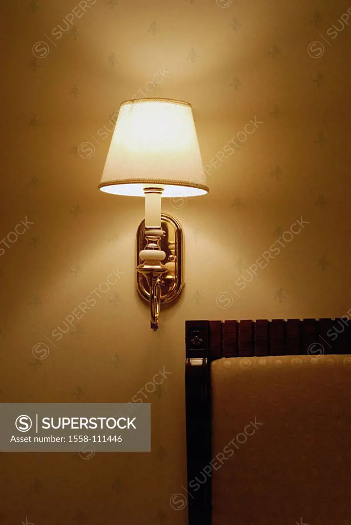 Hotel-rooms, detail, wall, wall-lamp, lampshade, bed, wallpaper, Blümchentapete, 03/2006