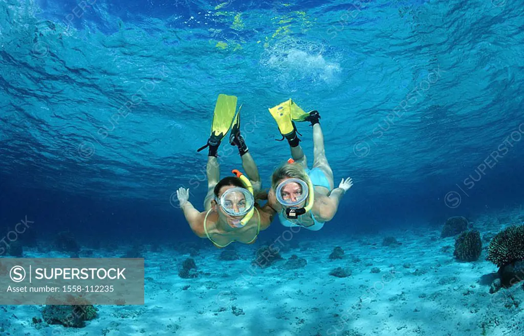 Maldives, Indian ocean, women, snorkels, underwater-reception, sea, water, women, Schnorchlerinnen, water-sport, sport, hobby, leisure time, activity,...