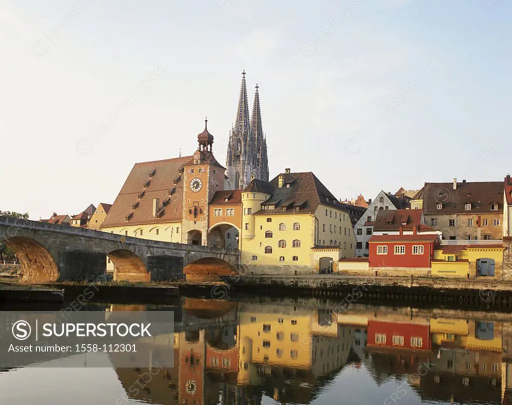 Germany, Bavaria, Regensburg, Danube, stone bridge, Brücktor, gaze old part of town, cathedral St  Peter, waiter-palatinate, city, city-opinion, river...