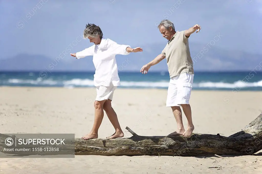 Beach, senior-pair, log, balances, cheerfully, omitted, series, people, seniors, pair, 60-70 years, barefoot, leisurewear, wood-trunk, jetsam, goes, c...