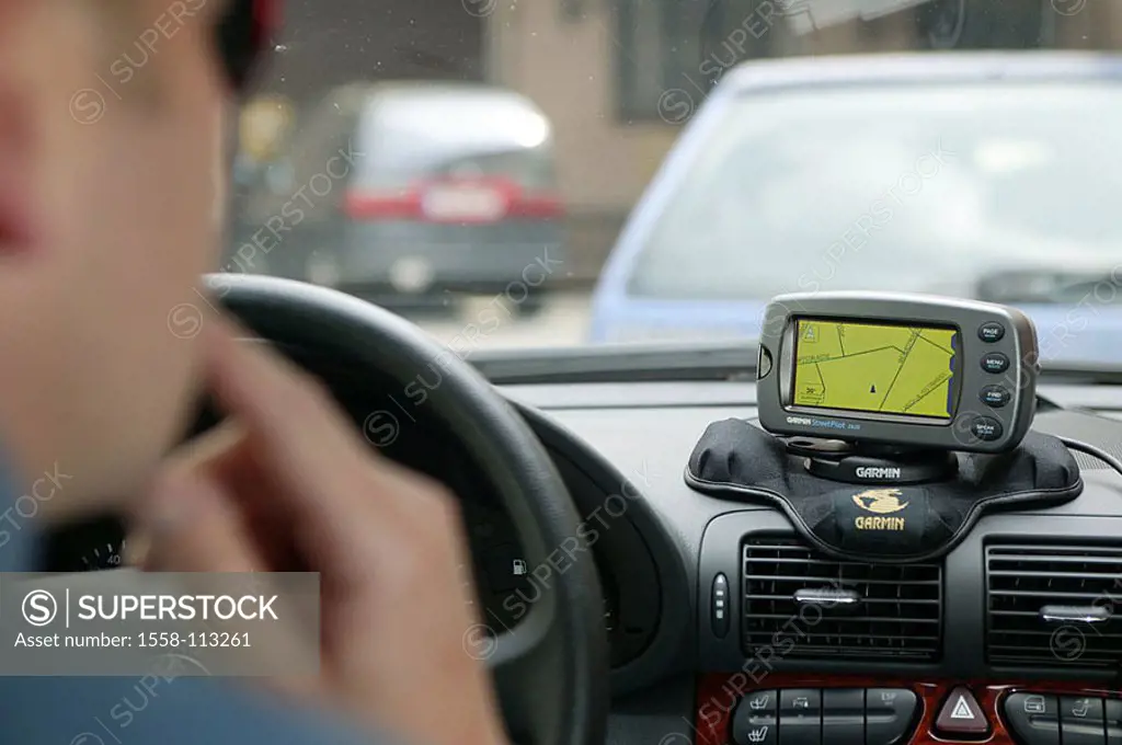 Motorists, navigation-system, traffic, thoughtfully, face, fuzziness, detail, no property release, Autofahren, vehicle, car, indoors, city-traffic, ca...