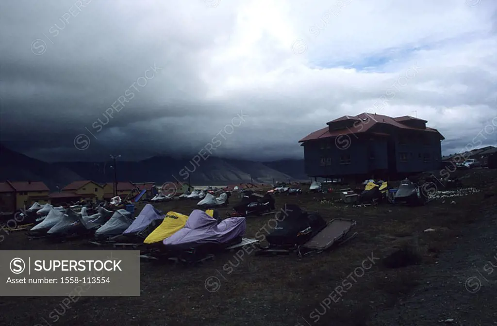Norway, pointed-mountains, Longyearbyen, buildings, forecourt, motor-sleighs, cloud-mood, covered Scandinavia, house residence parking place snowmobil...