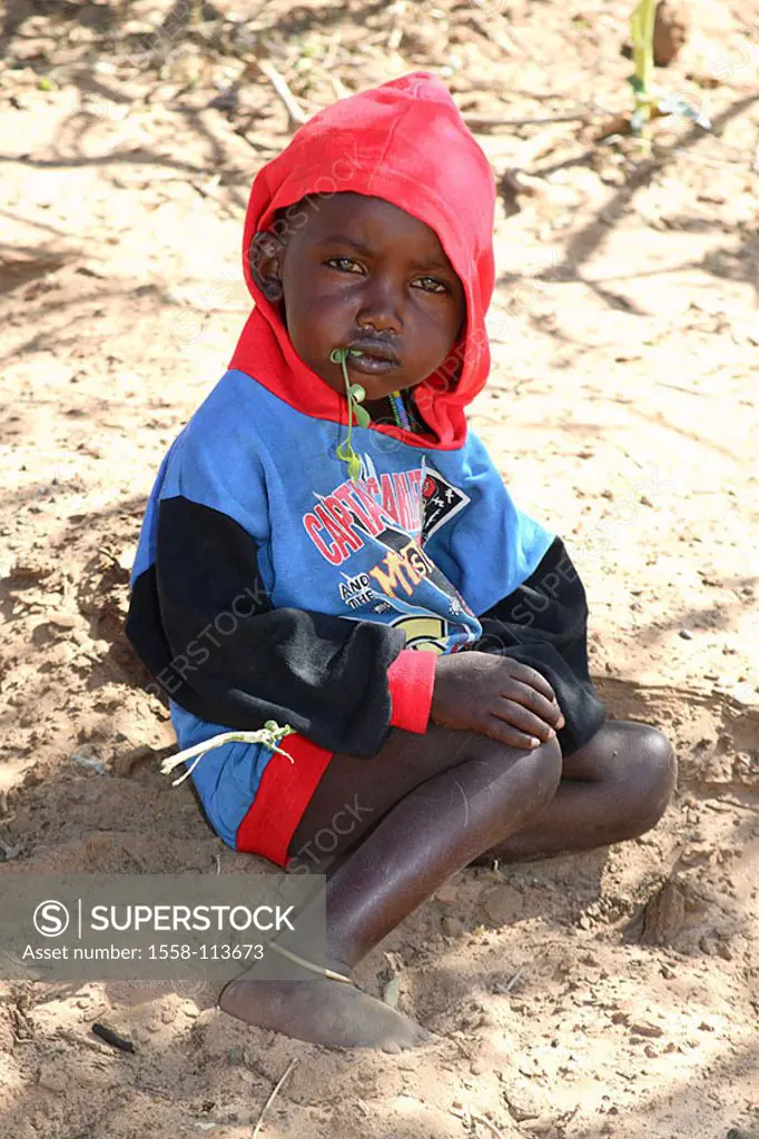 Kenya, Samburu-Reservat, models no release, series, boy, hood-sweater, people, nomads, nomad-people, people, Samburu, Samburu-Stamm, trunk, tribe, Afr...