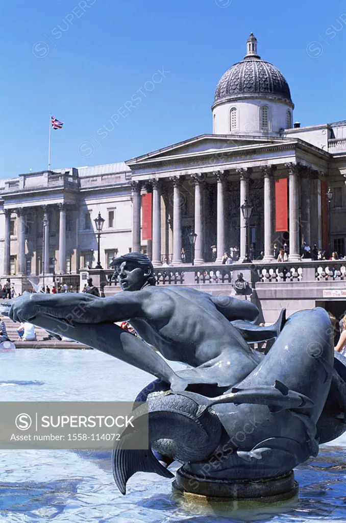 Great Britain, London, Trafalgar Square, national Gallery well-installation well-sculpture tourists England, capital, national-gallery, art museum, mu...