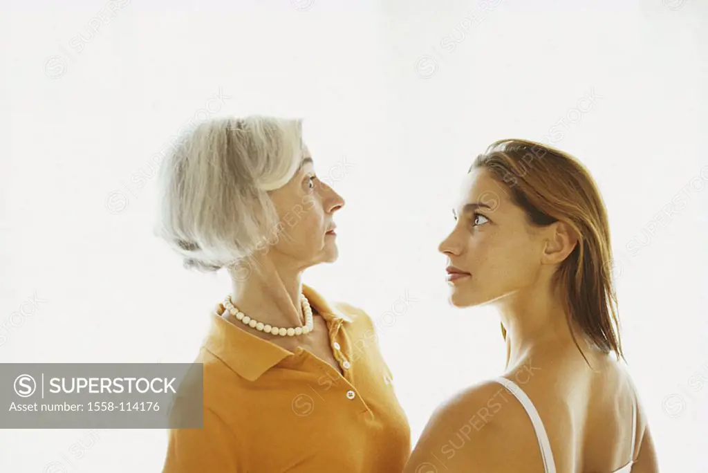 Mother, daughter, seriously, gaze-contact, side-portrait, series, people, women, 30-40 years, 60-70 years, old-age-difference, disharmony, conflict, d...